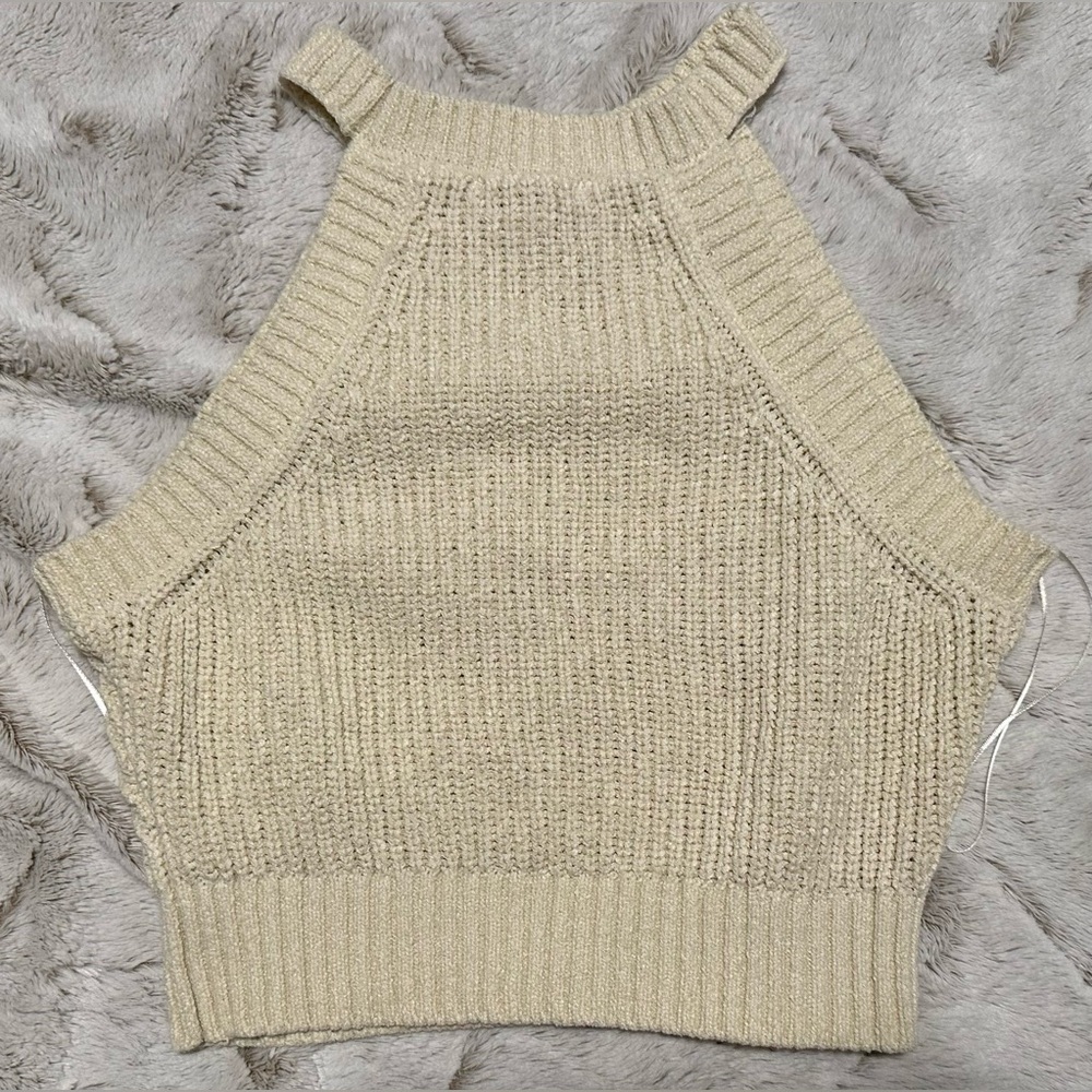 Hunter & Brown Cream Acrylic Halter Knit Crop Top - Picture 7 of 8